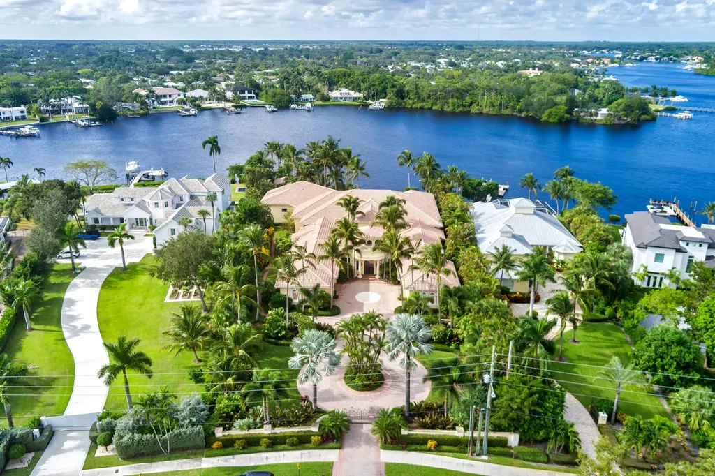 19223 Riverside Drive Tequesta FL 33469