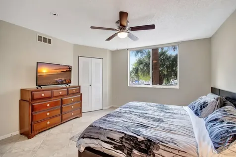 1000 Scotia Drive Hypoluxo FL 33462