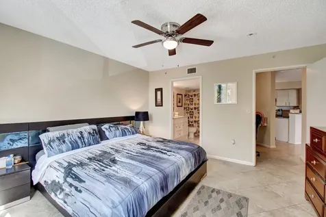 1000 Scotia Drive Hypoluxo FL 33462