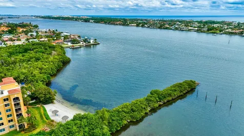 1000 Scotia Drive Hypoluxo FL 33462