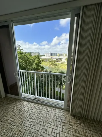 3850 Washington Street Hollywood FL 33021