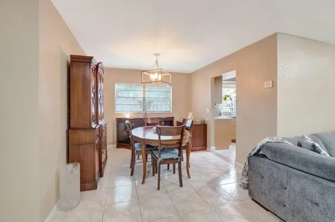 9033 Sw 6th Street Boca Raton FL 33433