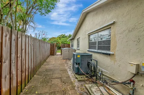 9033 Sw 6th Street Boca Raton FL 33433