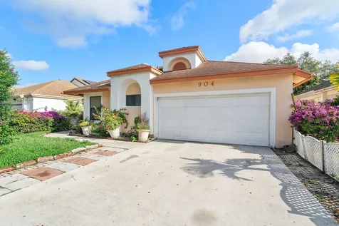 904 Magniola Avenue North Lauderdale FL 33068