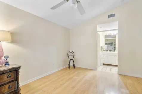 904 Magniola Avenue North Lauderdale FL 33068