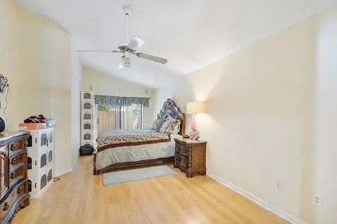 904 Magniola Avenue North Lauderdale FL 33068