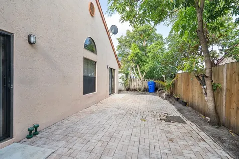 904 Magniola Avenue North Lauderdale FL 33068