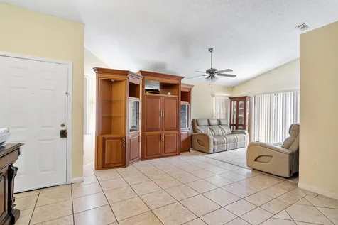 904 Magniola Avenue North Lauderdale FL 33068