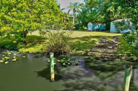 108 Ne Carlisle Lane Port Saint Lucie FL 34952