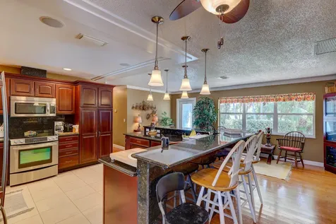 108 Ne Carlisle Lane Port Saint Lucie FL 34952