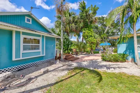 108 Ne Carlisle Lane Port Saint Lucie FL 34952