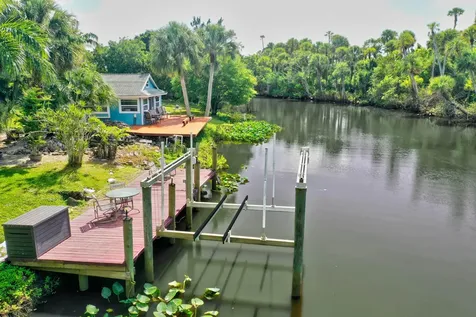 108 Ne Carlisle Lane Port Saint Lucie FL 34952