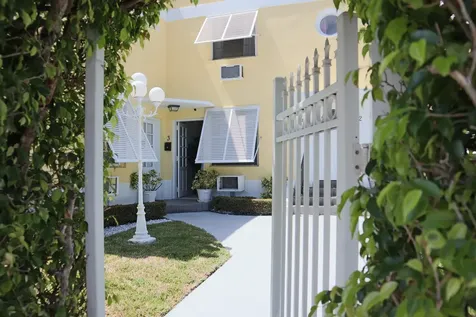 172 N County Road Palm Beach FL 33480