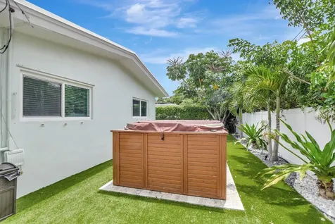 530 Ne 17th Street Boca Raton FL 33432