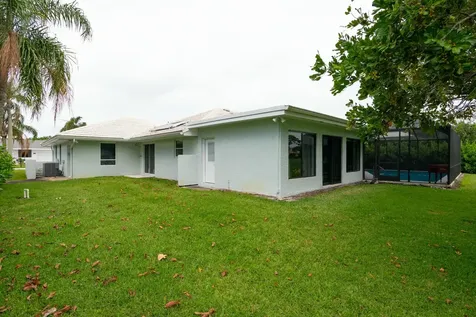 2831 Se Fairway Stuart FL 34997