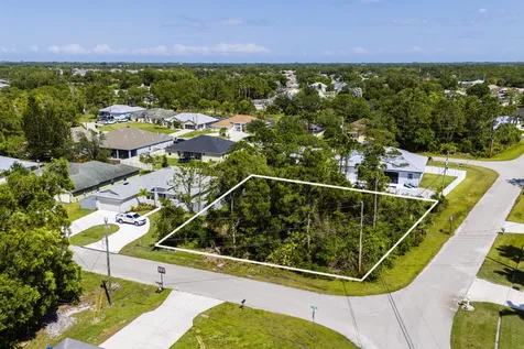 5489 NW Brent Court Port Saint Lucie FL 34986