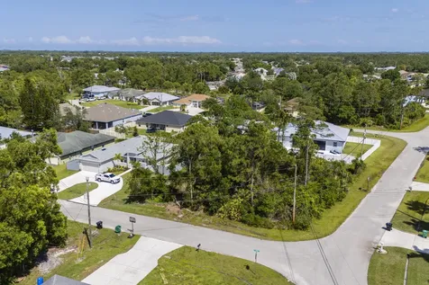 5489 NW Brent Court Port Saint Lucie FL 34986