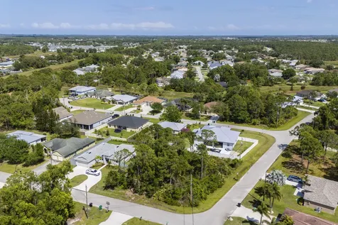 5489 NW Brent Court Port Saint Lucie FL 34986