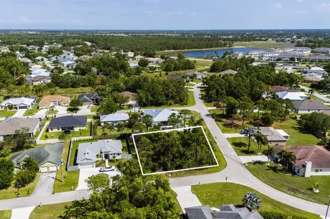 5489 NW Brent Court Port Saint Lucie FL 34986