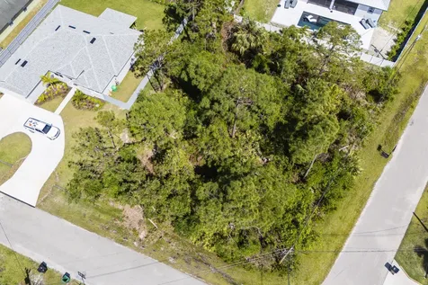 5489 NW Brent Court Port Saint Lucie FL 34986