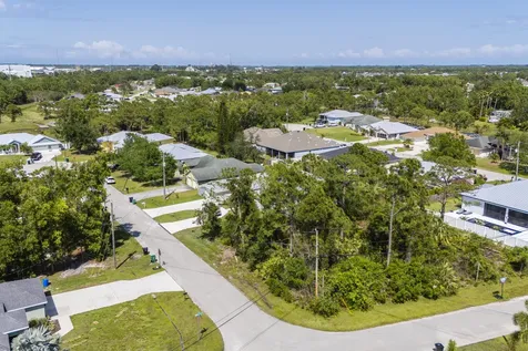 5489 NW Brent Court Port Saint Lucie FL 34986