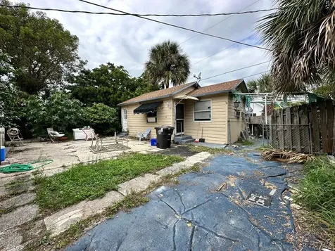523 48th Street West Palm Beach FL 33407
