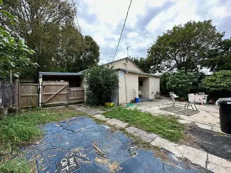 523 48th Street West Palm Beach FL 33407