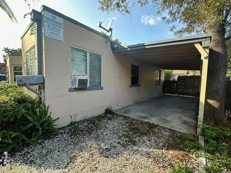 523 48th Street West Palm Beach FL 33407