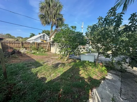 523 48th Street West Palm Beach FL 33407