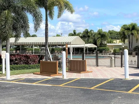 224 Chatham West Palm Beach FL 33417