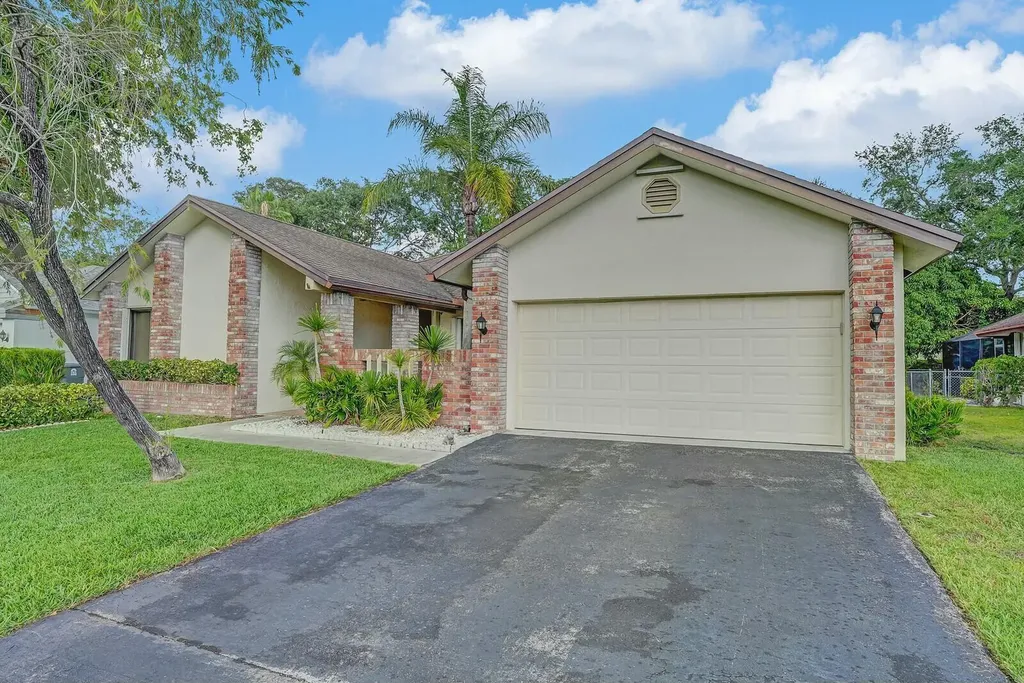 18356 181st Circle Boca Raton FL 33498