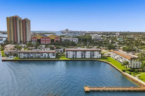 410 Wilma Circle Riviera Beach FL 33404