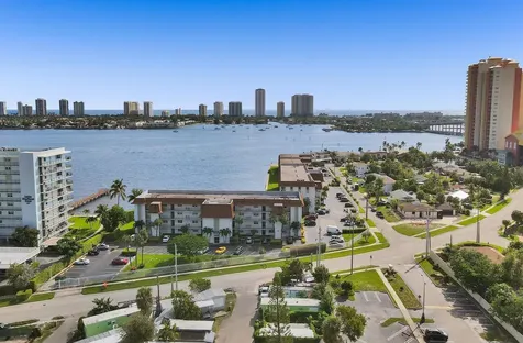 410 Wilma Circle Riviera Beach FL 33404
