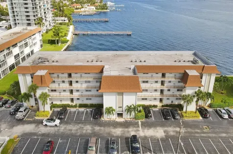 410 Wilma Circle Riviera Beach FL 33404