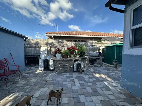 946 Mcintosh Street West Palm Beach FL 33405