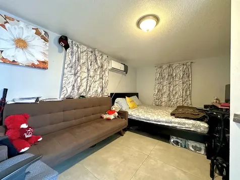 946 Mcintosh Street West Palm Beach FL 33405