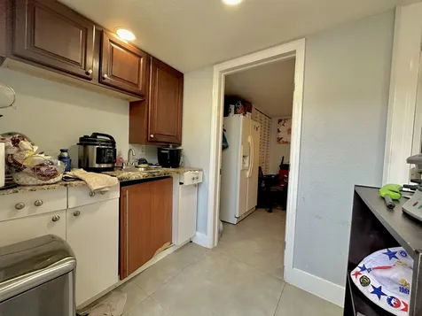 946 Mcintosh Street West Palm Beach FL 33405