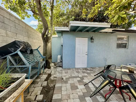 946 Mcintosh Street West Palm Beach FL 33405