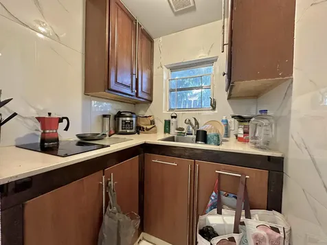 946 Mcintosh Street West Palm Beach FL 33405