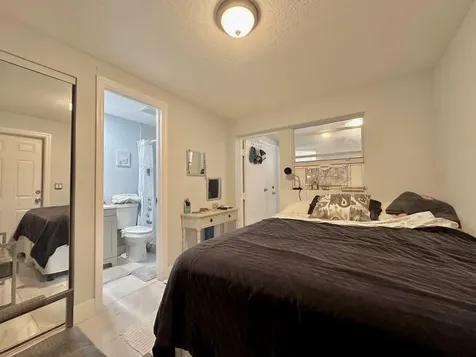 946 Mcintosh Street West Palm Beach FL 33405