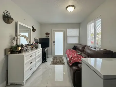 946 Mcintosh Street West Palm Beach FL 33405