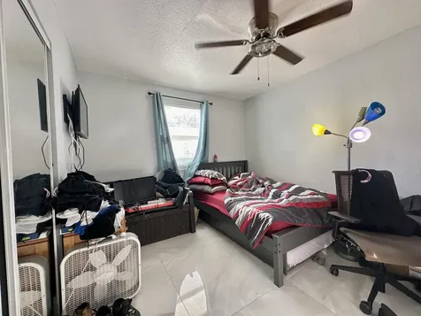 946 Mcintosh Street West Palm Beach FL 33405