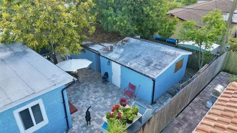 946 Mcintosh Street West Palm Beach FL 33405