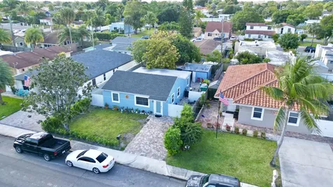 946 Mcintosh Street West Palm Beach FL 33405