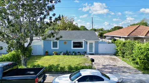 946 Mcintosh Street West Palm Beach FL 33405