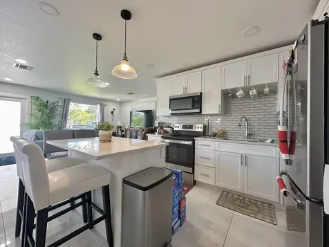 946 Mcintosh Street West Palm Beach FL 33405