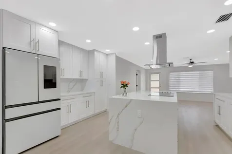 360 Sw 2nd Street Boca Raton FL 33432
