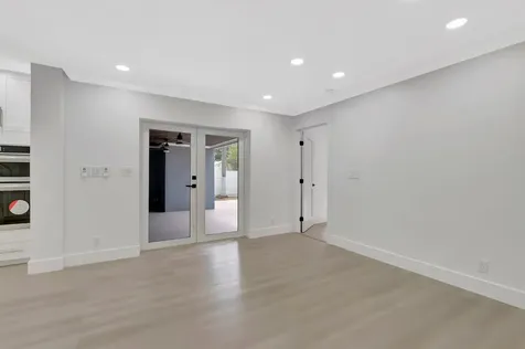 360 Sw 2nd Street Boca Raton FL 33432