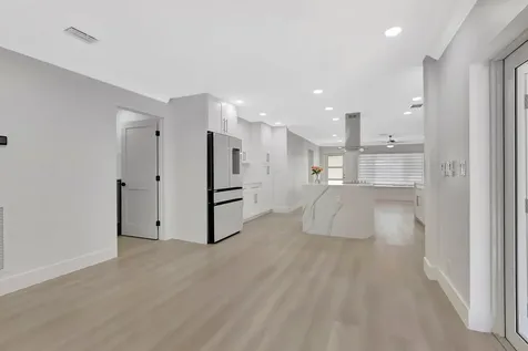 360 Sw 2nd Street Boca Raton FL 33432