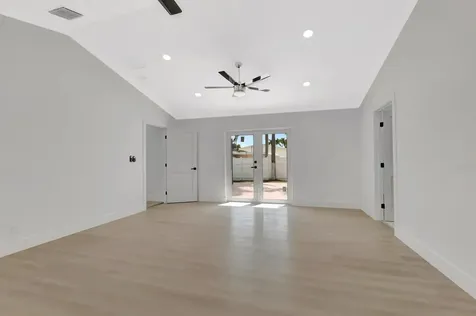 360 Sw 2nd Street Boca Raton FL 33432